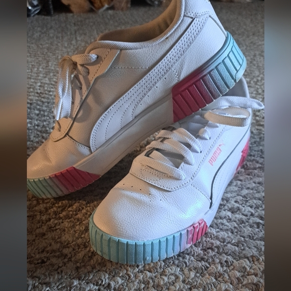 Puma Women's White Sneakers with Pink and Blue Soles. BUNDLE AND SAVE! - Picture 1 of 6